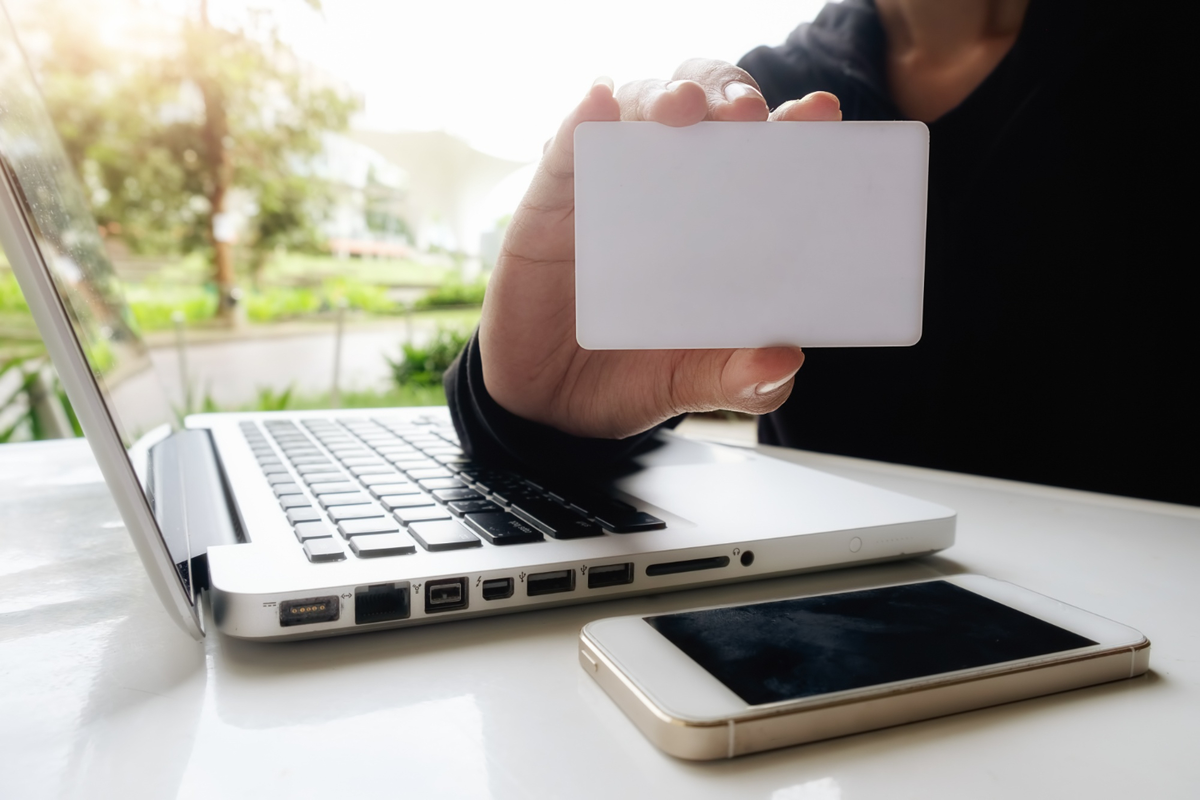 cetak kartu nama sales marketing