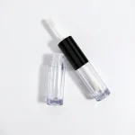 BOTOL LIP CARE AND TREATMENT 2 IN 1 JENIS DOE FOOT APPLICATOR BENTUK SILINDER