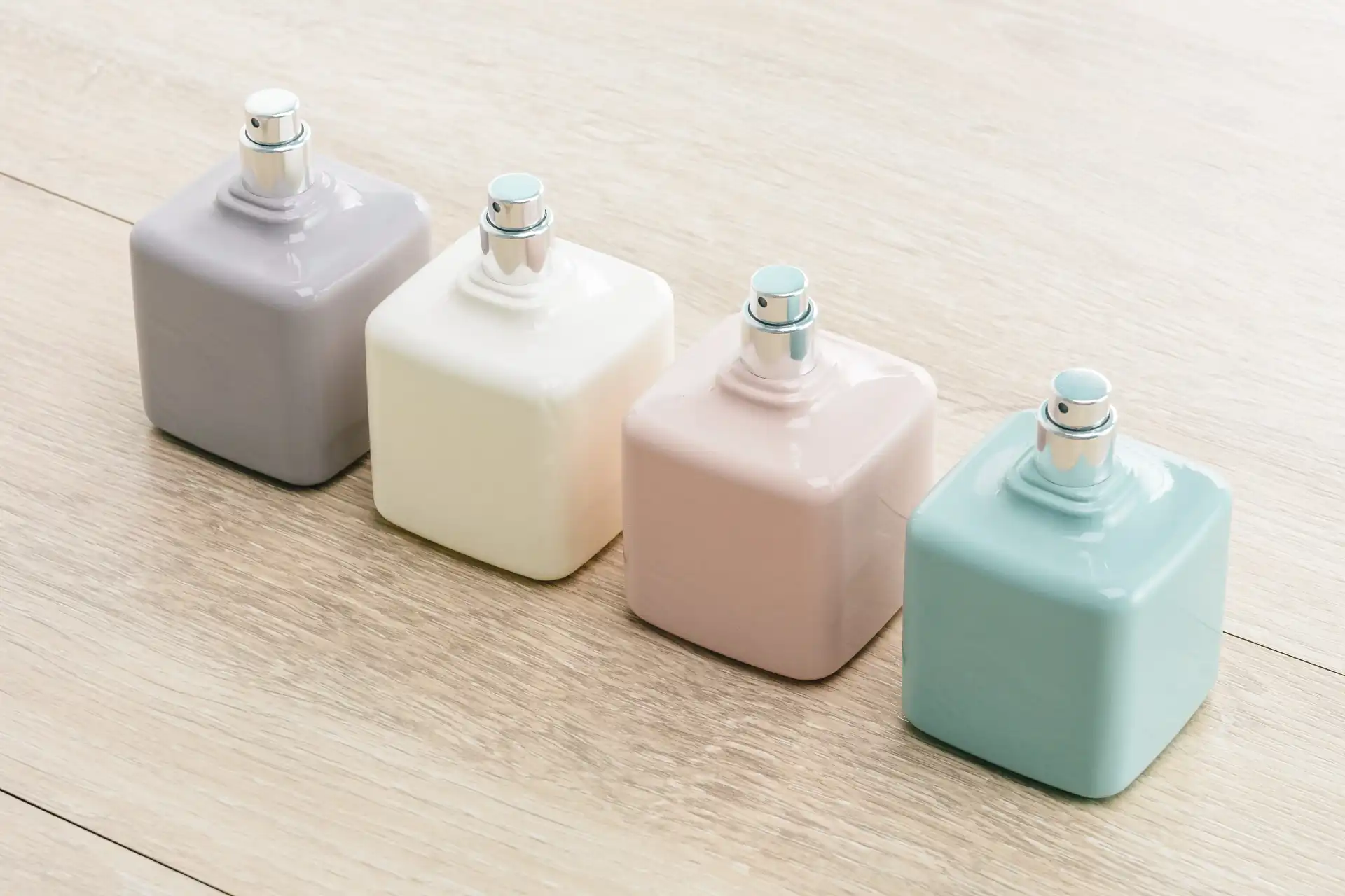 8 Cara Bisnis Parfum Isi Ulang Brand Sendiri yang Laris di Pasaran