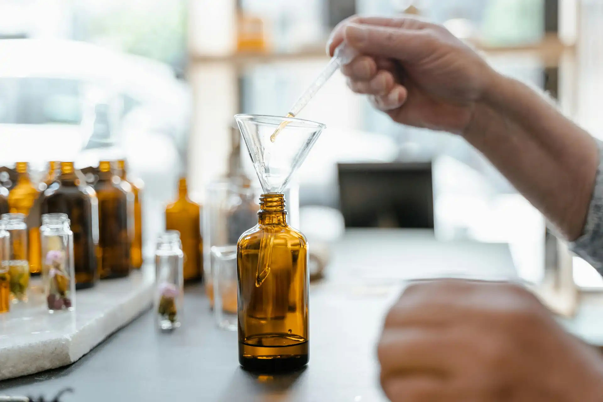 Home 65 Peluang Bisnis Parfum Refill: Modal Kecil, Untung Besar