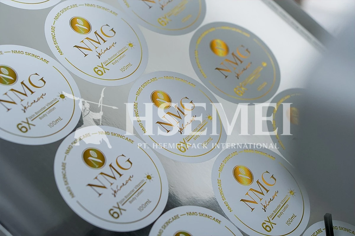 Home 65 Cetak Stiker Kemasan Custom: Proses Cepat, Hasil Presisi