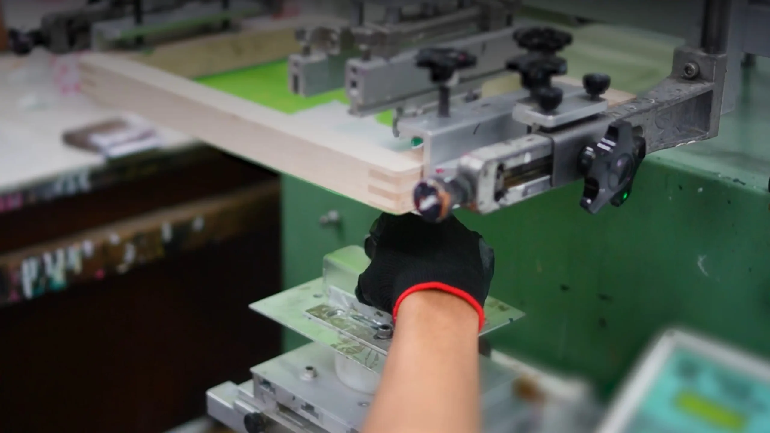 Thumbnail Video Pekerjaan Supplier Kemasan Kosmetik Sablon PT Hsemei Pack International