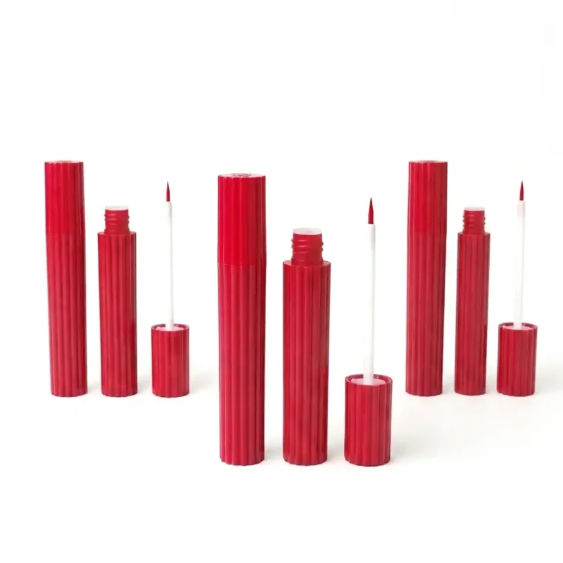 kemasan botol lip gloss geometris ukuran kecil dengan aplikator tipis
