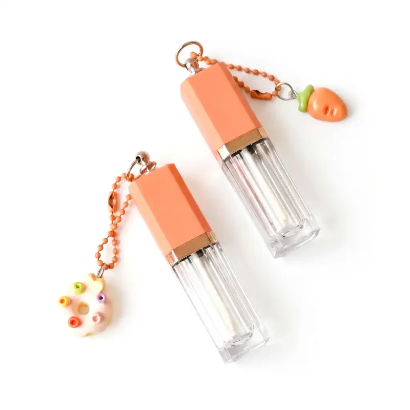 kemasan lip gloss ukuran kecil dengan gantungan kunci lucu