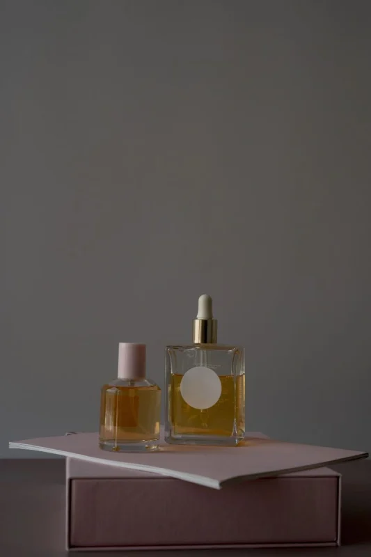 7 Jenis Botol Parfum Paling Laris yang Banyak Dipilih Brand Parfum 9 Botol Parfum Dropper Kaca