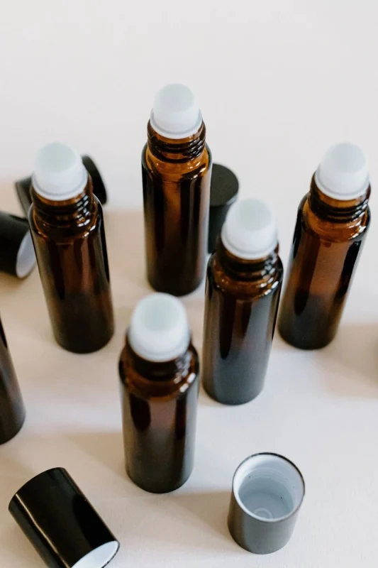 7 Jenis Botol Parfum Paling Laris yang Banyak Dipilih Brand Parfum 6 Botol Parfum Roller Kaca