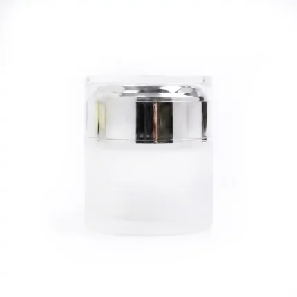 kemasan kosmetik GLASS JAR HJ-G0228-SERIES varian warna putih frosted dengan cap silver metalik ukuran 100 gram