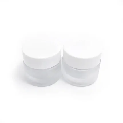 kemasan kosmetik GLASS JAR JRKC-10MF varian warna putih frosted dengan cap putih glossy