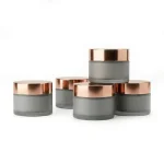 kemasan kosmetik POT KACA FROSTED CAP ROSEGOLD varian warna hitam frosted dengan cap gold metalik