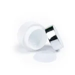 kemasan kosmetik POT KINARA PUTIH 10GR LS varian warna putih frosted dengan cap silver metalik