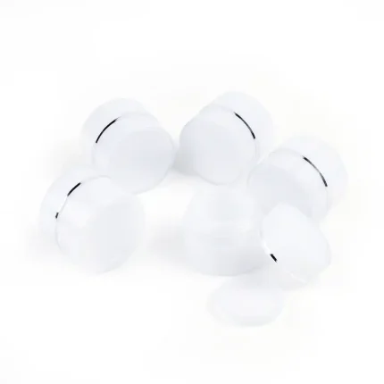kemasan kosmetik POT PS 10GR PUTIH-PUTIH LIST SILVER varian warna putih dengan ring silver metalik